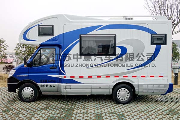 中意SZY5045XLJN5双拓展依维柯C型房车