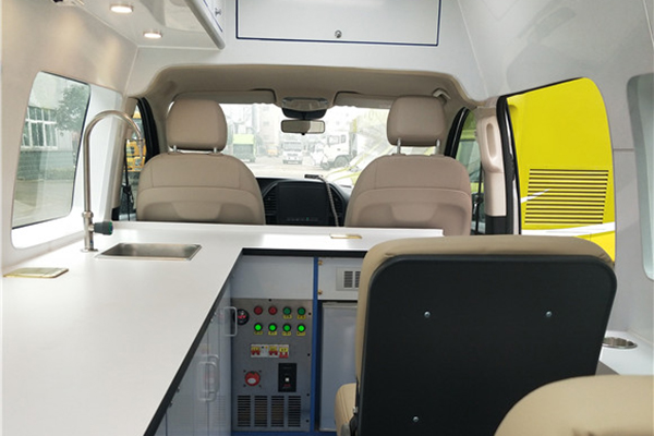 水质检测车